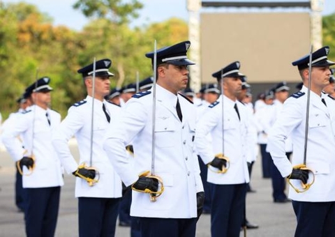 Com salários de até R$ 8 mil, FAB abre 159 vagas em concurso para nível superior