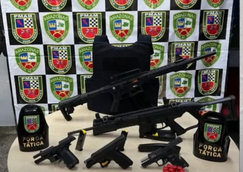 Homem é preso com arsenal enterrado no terreno de invasão em Manaus