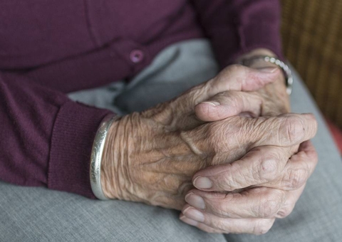 Covid-19: pesquisa vai avaliar resistência de idosos com mais 100 anos