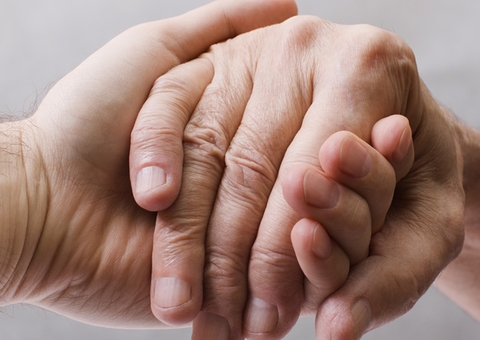 Lei de cuidado a pessoas com Alzheimer é sancionada