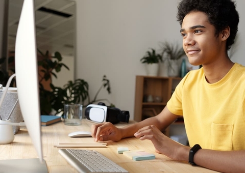 IEL divulga vagas de estágio em Manaus com bolsas de até R$ 1.800,00