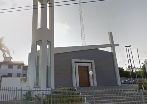 Padre faz sexo com noivo 'várias vezes', celebra casamento e é afastado após áudio vazar