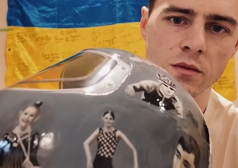 Capacete em homenagem a vítimas da guerra leva à desclassificação de atleta da Ucrânia