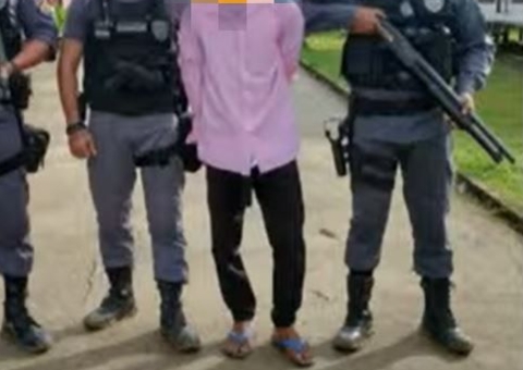 Homem tenta matar professor a facadas na frente de alunos no Amazonas