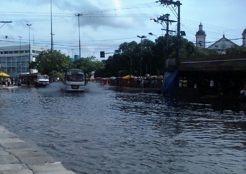 Serviço Geológico faz alerta de cheia para Manaus nesta quarta