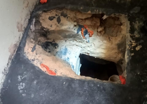 Em tentativa de fuga, detentos fazem buraco em cela de presídio de Manaus