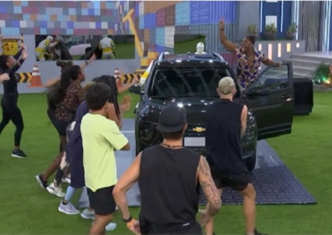 Fred Nicácio surge dentro de carro após Quarto Secreto no BBB23