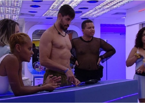 Paula critica Bruna Griphao após volta de Fred Nicácio: 'Não sai de perto'