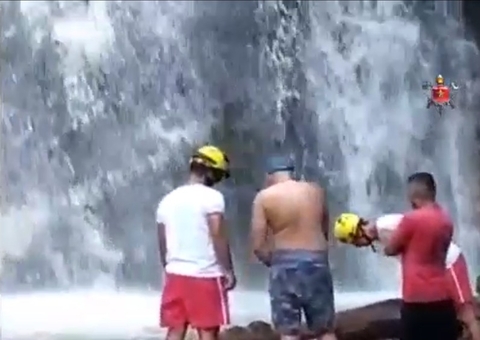 Homem morre ao tentar tirar selfie em Cachoeira e ser arrastado pela correnteza
