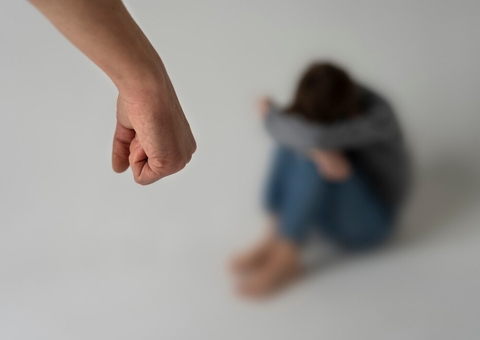 Padrasto é preso por agredir criança durante briga com esposa na Compensa