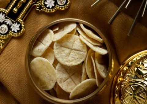 De 'diabos' na Venezuela a pano sagrado na Itália, saiba como é celebrado o Corpus Christi pelo mundo