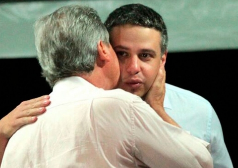 ‘Eu queria beijá-lo hoje’, diz Arthur Neto em desabafo comovente um dia após enterro do filho