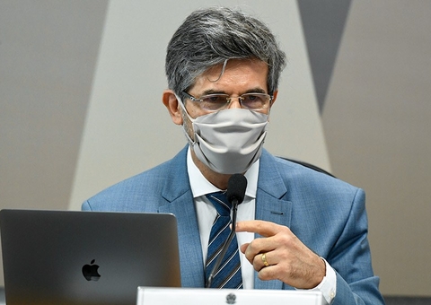 CPI da Covid: Senadores batem-boca sobre cloroquina em depoimento de Teich