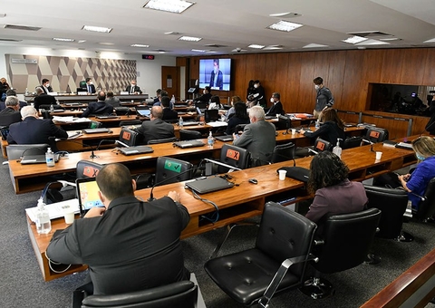 Troca! CPI ouve motoboy da VTCLog após advogado ser internado por covid