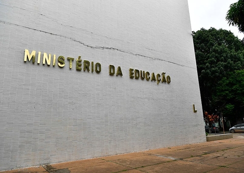 Governo volta atrás e MEC vai liberar verba às universidades federais