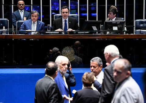 Senado aprova criminalização do porte de drogas