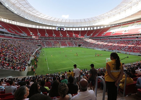 Congresso derruba vetos à suspensão de dívidas de times na pandemia 