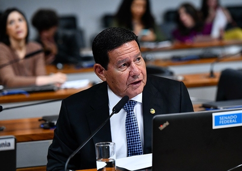 Senado aprova PL que iguala assinatura eletrônica ao reconhecimento de firma