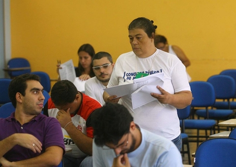 Após derrubada de veto, lei suspende validade de concursos durante a pandemia