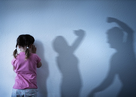 PL que proíbe guarda de criança a pais investigados por violência sai da pauta