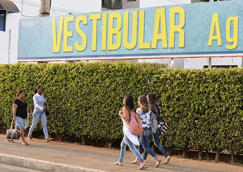 Senado estuda solução para dívidas de alunos com o Fies