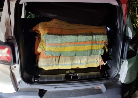 Dupla é presa tentando atravessar ponte com 250 Kg de drogas em Manaus