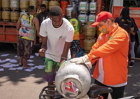 Saiba como vai funcionar o vale-gás que começa a ser pago em dezembro