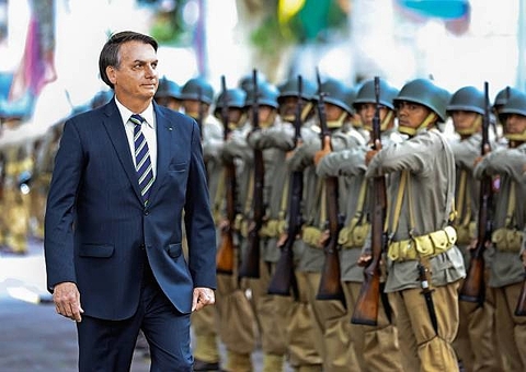 Bolsonaro pode ir para presídio comum se perder patente militar