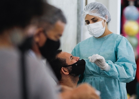 Saiba quais os sintomas das novas variantes da Covid-19