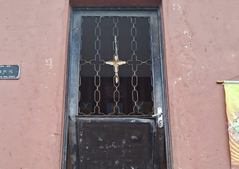 Homem é preso após ameaçar matar mãe e irmã em Fonte Boa