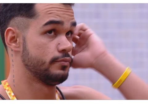 João Pedro fica em silêncio após receber resultado da enquete do líder 