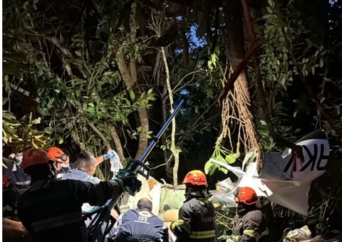 Avião cai em aldeia indígena em São Paulo; uma pessoa morreu