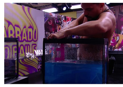 Após ser barrado na festa do líder, Vinicius é chamado atenção após 2h de dinâmica 