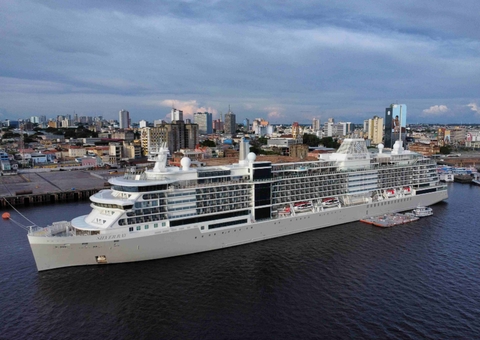 Navio inédito Silver Ray aporta em Manaus com mais de 1,1 mil turistas