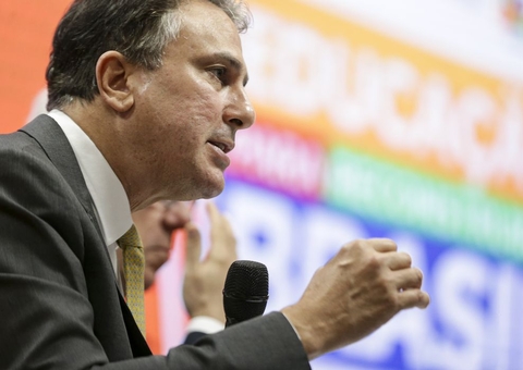 Ministério da Educação estuda fim dos cursos de licenciatura 100% EaD