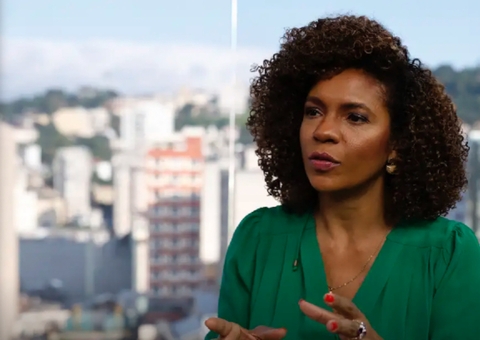 Jornalista Luciana Barreto denuncia ataques racistas em delegacia