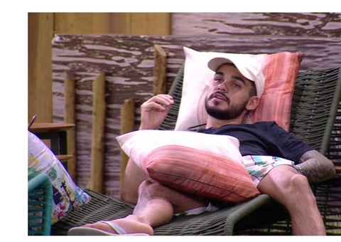 João Gabriel desabafa com Renata: 'cansado de ficar brigando'