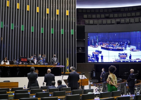 Câmara rejeita 'distritão' e aprova texto-base da PEC da reforma eleitoral