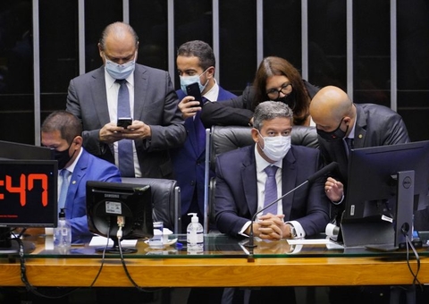 Câmara aprova em 1º turno PEC que libera auxílio emergencial