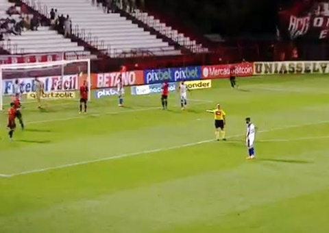 Brasileiros vivos em três competições farão um jogo a cada três dias