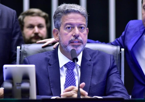 Lira obriga presença de deputados nesta segunda para agilizar votações