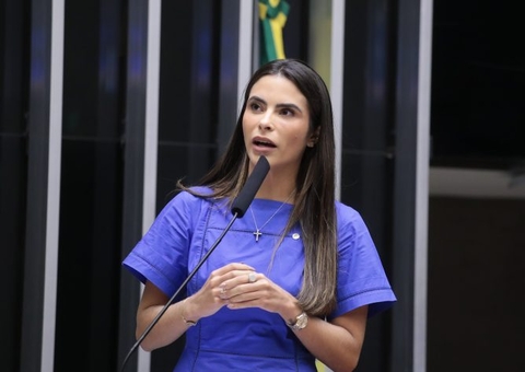 Câmara aprova pena para quem divulgar imagens de nudez geradas por IA