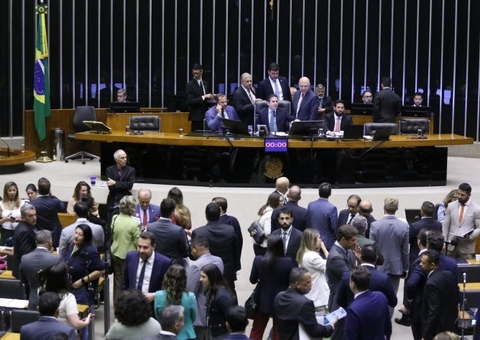 Câmara aprova urgência de projeto que protege crianças na internet