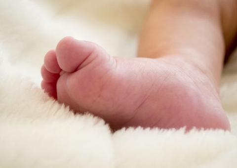 Recém-nascida morre engasgada após amamentação no Amazonas 