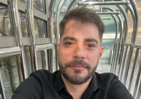 Evaristo Costa é hospitalizado com fortes dores 