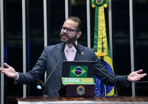 Moraes suspende julgamento de recurso que pode cassar mandato de Jorge Seif