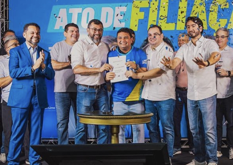 Caio André oficializa filiação ao UB e reforça apoio a Roberto Cidade