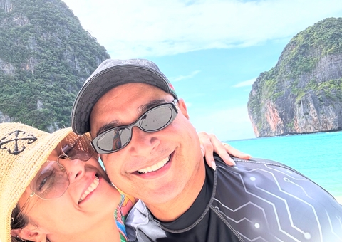 Carla Perez e Xanddy comemoram 23 anos de casados na Tailândia