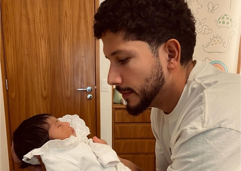Yuri Lima publica primeiras fotos de Nala, sua filha com Iza