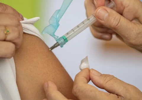 Ministério da Saúde entrega nova remessa de vacinas da dengue